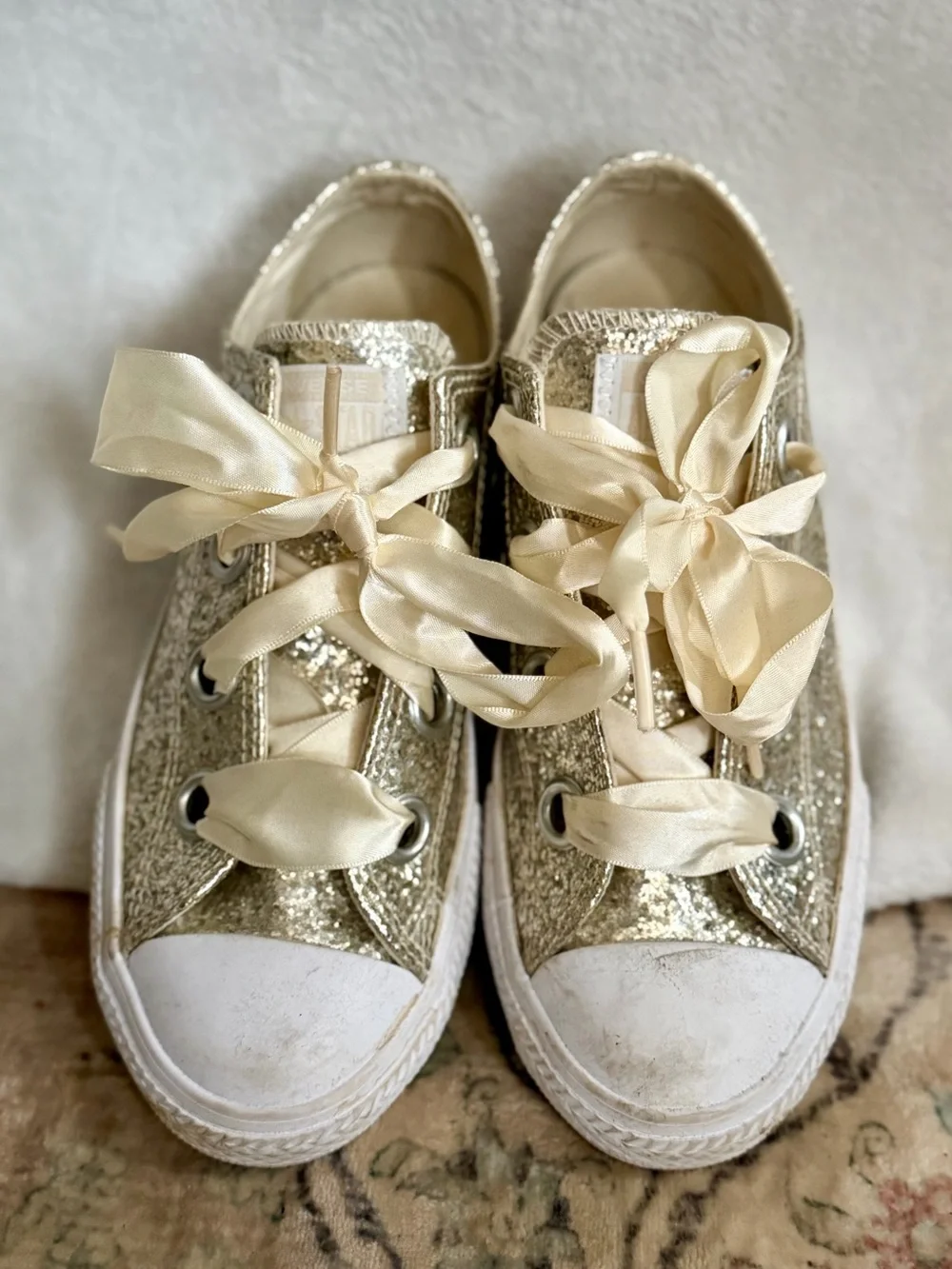 Converse Kids Glitter Low-Top Sneakers in Champagne